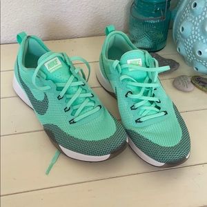 NIKE Zoom Dynamic Training Sneakers